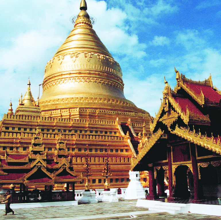 Naviguer Sur La Terre D’or Du Myanmar: Temples, Rivières Et Vie Locale.